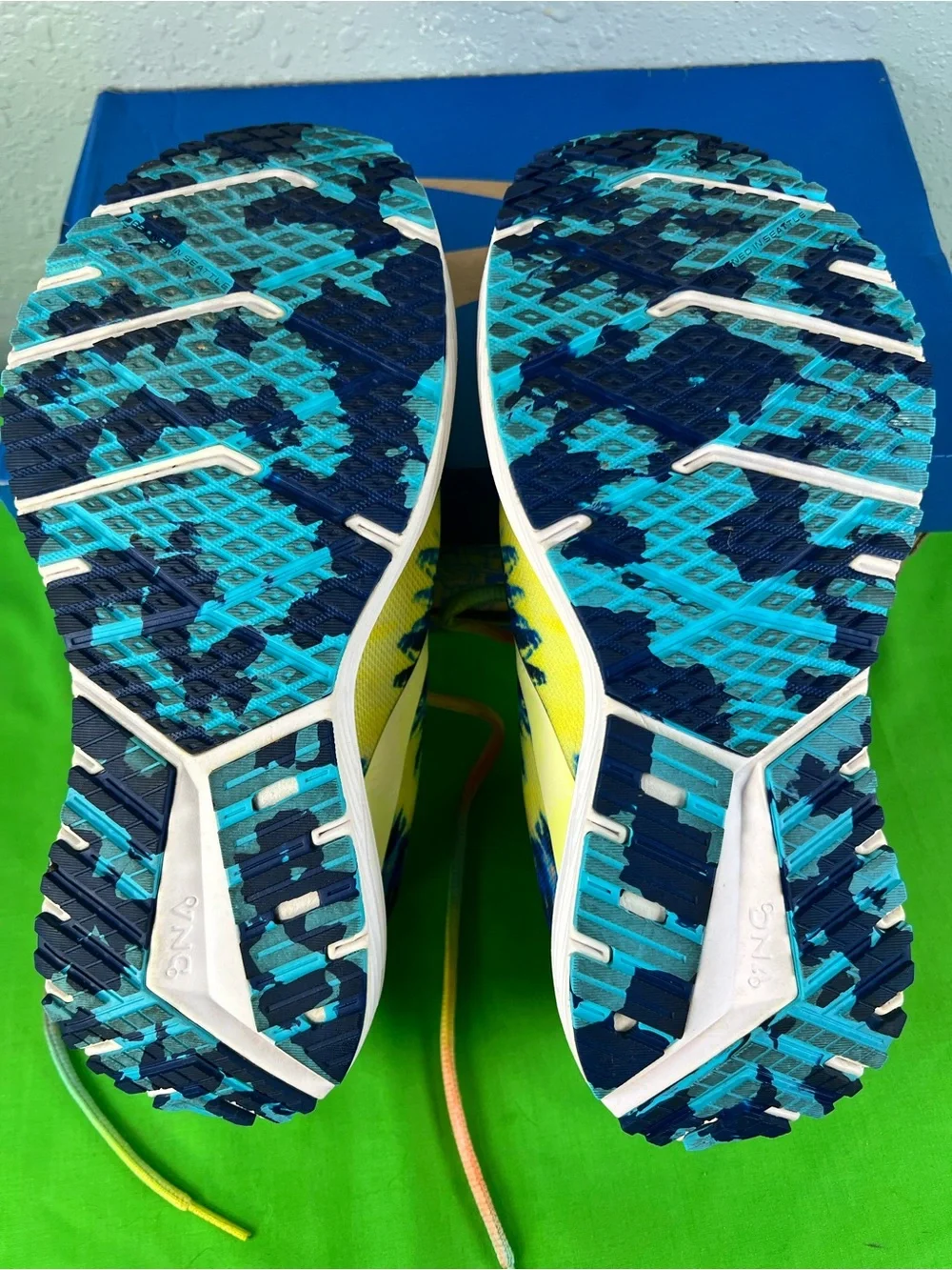 Brooks 🏷️ revel